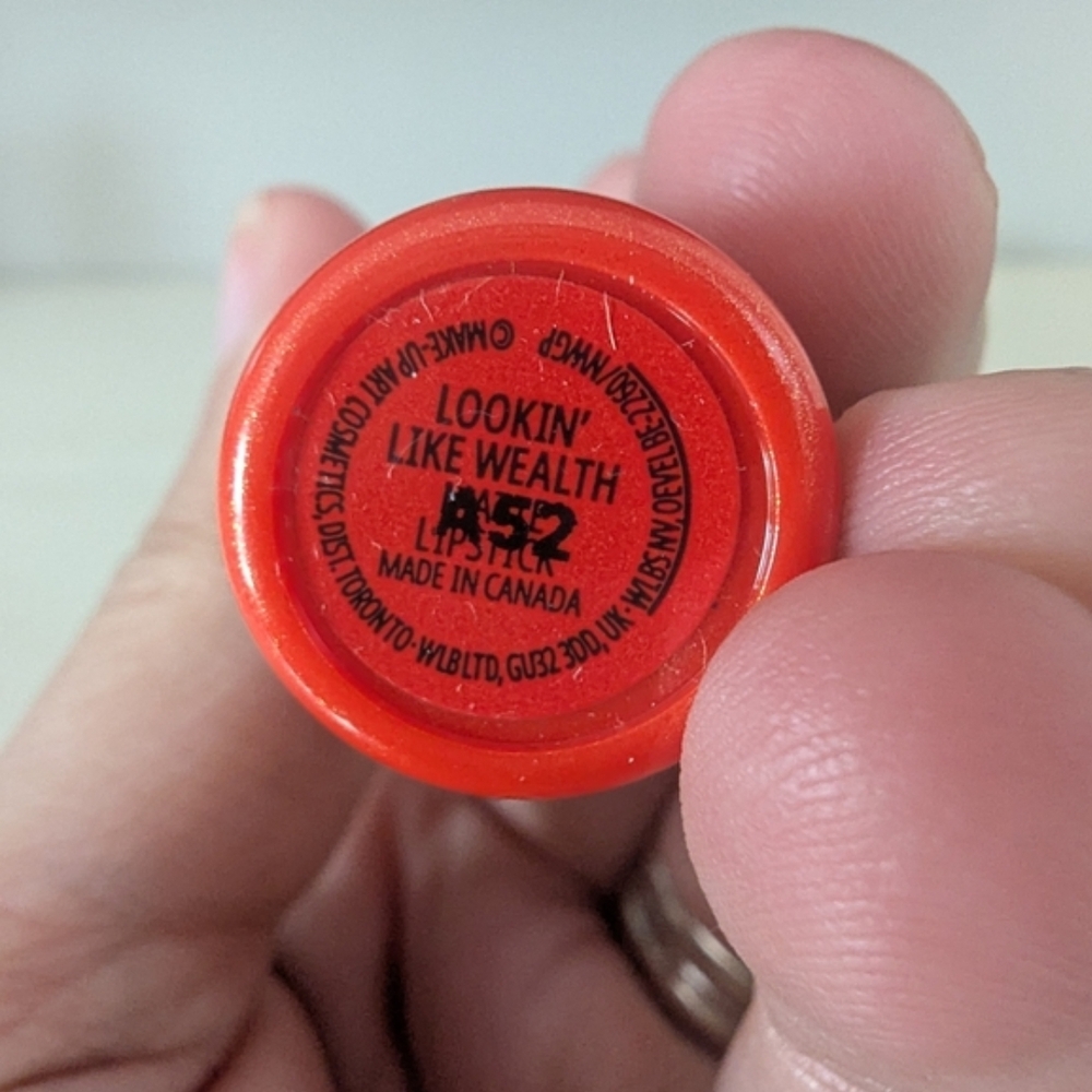MAC Cosmetics Lookin Like Wealth Special Edition Lipstick - Picture 4 of 8